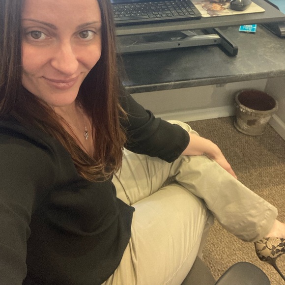 Meet your Posher, Melanie - Picture 2 of 4